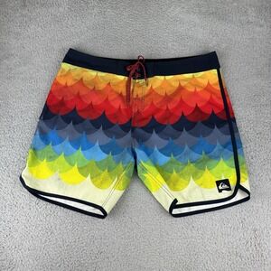 Quiksilver Board Shorts Mens Size 40 Colorful Geometric Swim Surfer Casual Beach